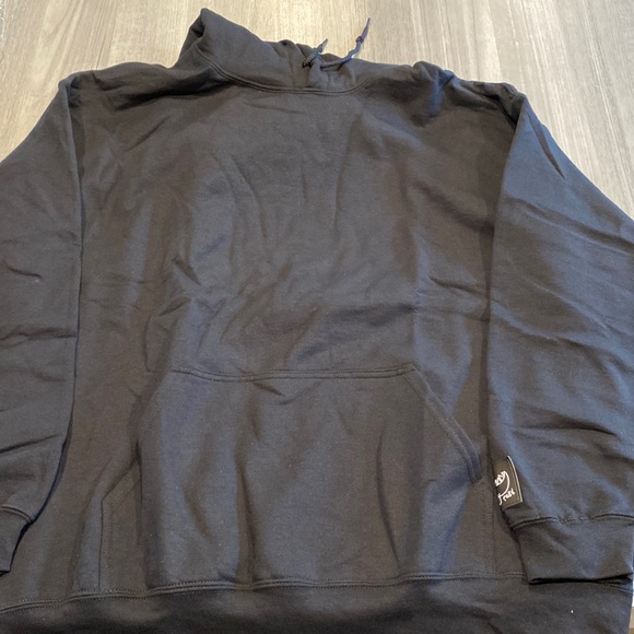 XL Pe&K Dino hoodie NEW - Picture 1 of 7